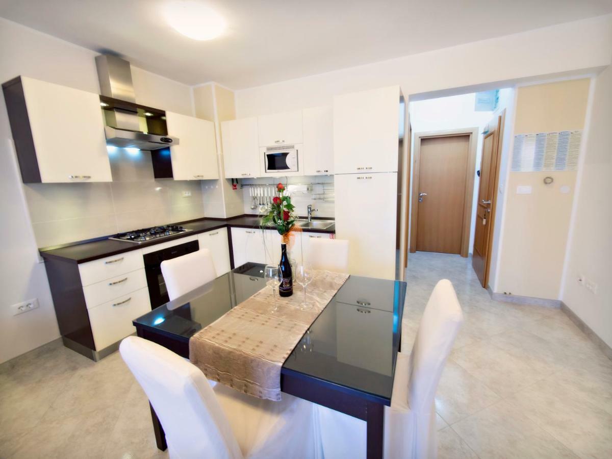 Apartmani Fortuna Зларин Екстериор снимка
