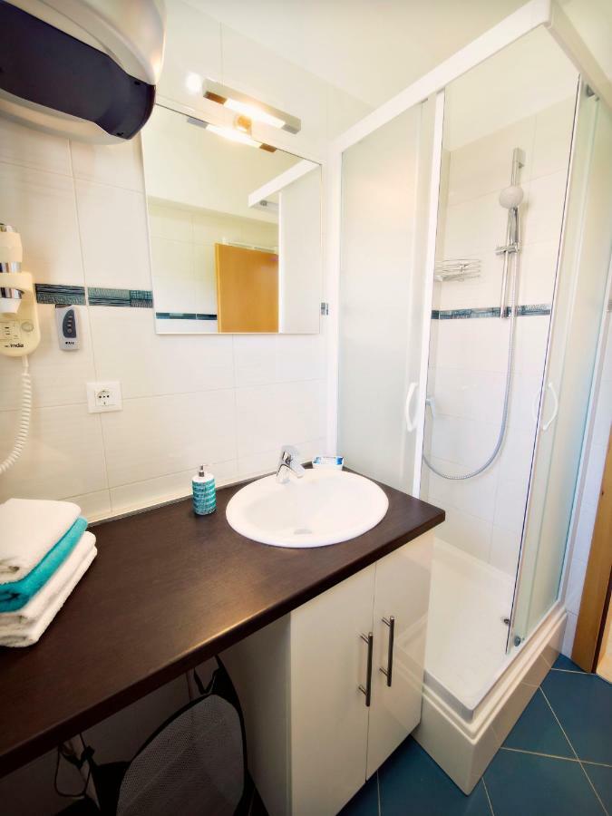 Apartmani Fortuna Зларин Екстериор снимка