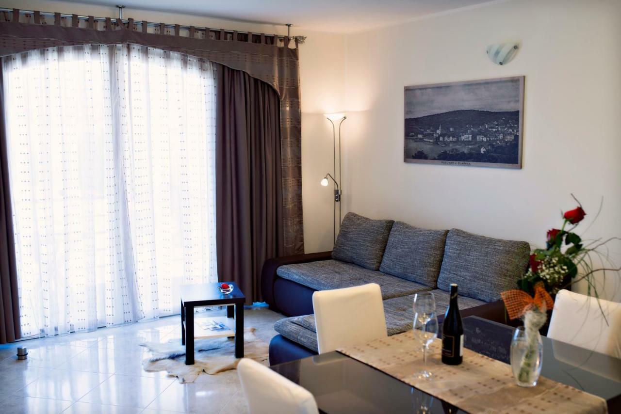 Apartmani Fortuna Зларин Екстериор снимка