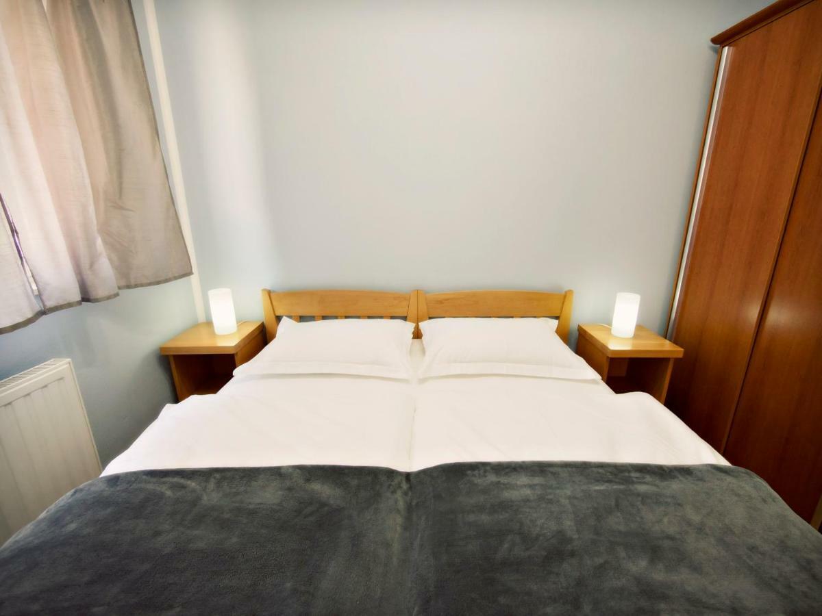 Apartmani Fortuna Зларин Екстериор снимка